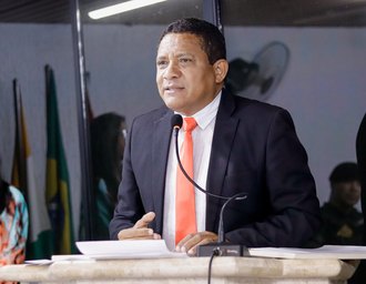 Da Secretaria de Estado para o Congresso; ex-prefeito visa ser a voz dos municípios em Brasília