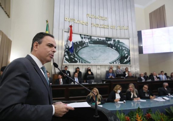 ALE homenageia Felipe Sarmento com título de Cidadão Honorário de Alagoas