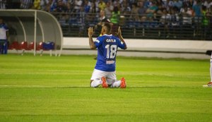 Com gol de Walter, CSA vence Sampaio Corrêa e vai para vice-liderança