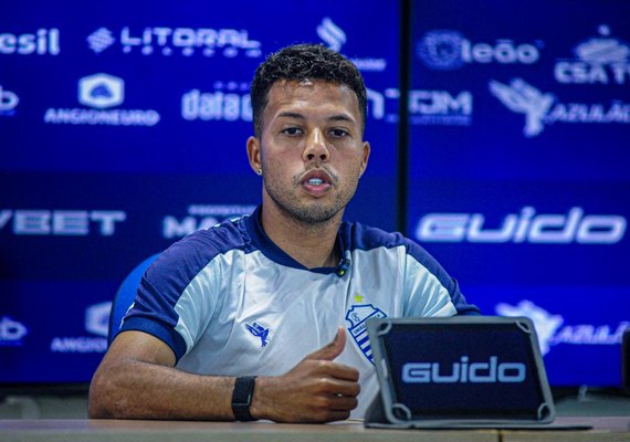 Matheus Souza destaca força do grupo do ﻿CSA em coletiva no CT Gustavo Paiva