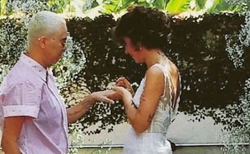 Maria Gadú e Lua Leça se casam em cerimônia íntima