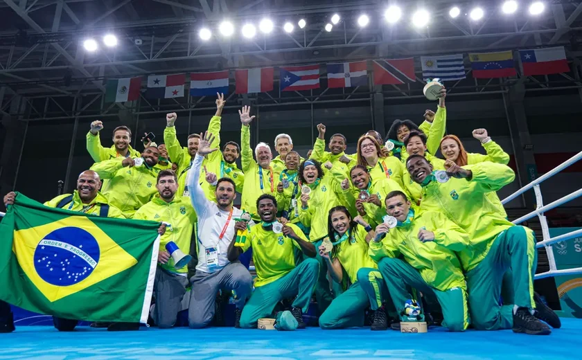 Carol Almeida, Jucielen Romeu e Bárbara Santos ganham ouros no boxe