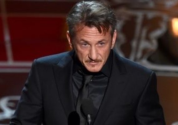 Ator Sean Penn tem sua casa invadida por fã que acredita ser sua esposa