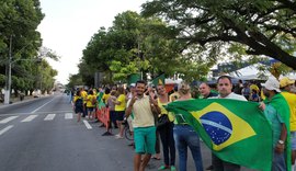 Manifestantes têm até as 20 horas para se retirarem da Avenida Fernandes Lima, diz comando da PM