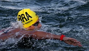 Guilherme 'Cachorrão' estreia na maratona aquática, mas abandona prova