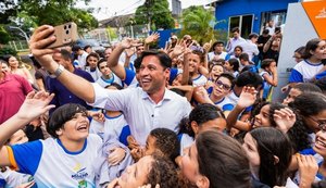 Prefeito Rodrigo Cunha entrega Escola Maceió Leitura com estrutura para 850 alunos