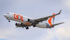 Gol é condenada a indenizar mãe de criança autista alagoana por negar desconto previsto em lei