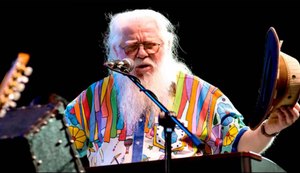 Alagoano Hermeto Pascoal recebe Grammy Latino