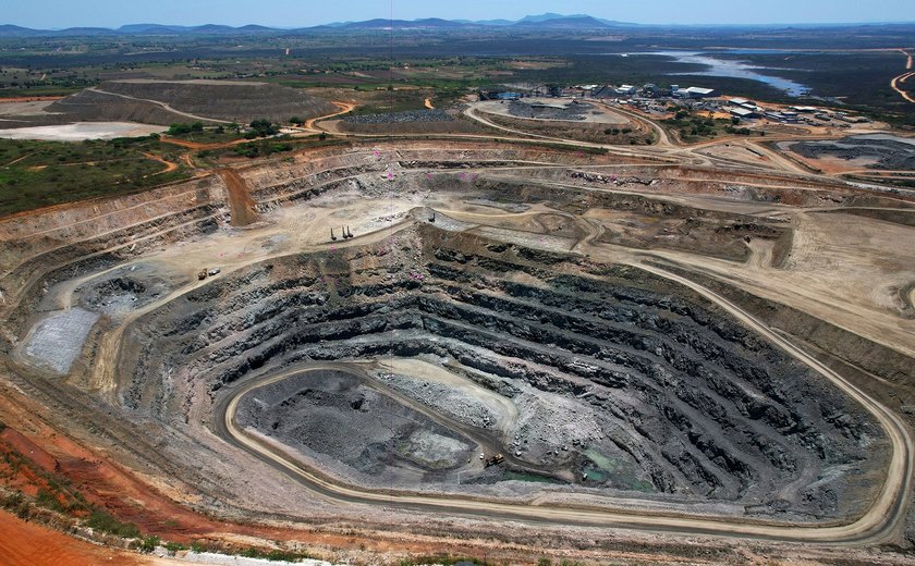 Craíbas: DPU aciona mineradora e a Defesa Civil