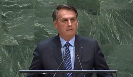 Bolsonaro chama de imbecil quem o considera mau exemplo