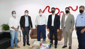 José Carlos Lyra recebe prefeito JHC para discutir desenvolvimento econômico