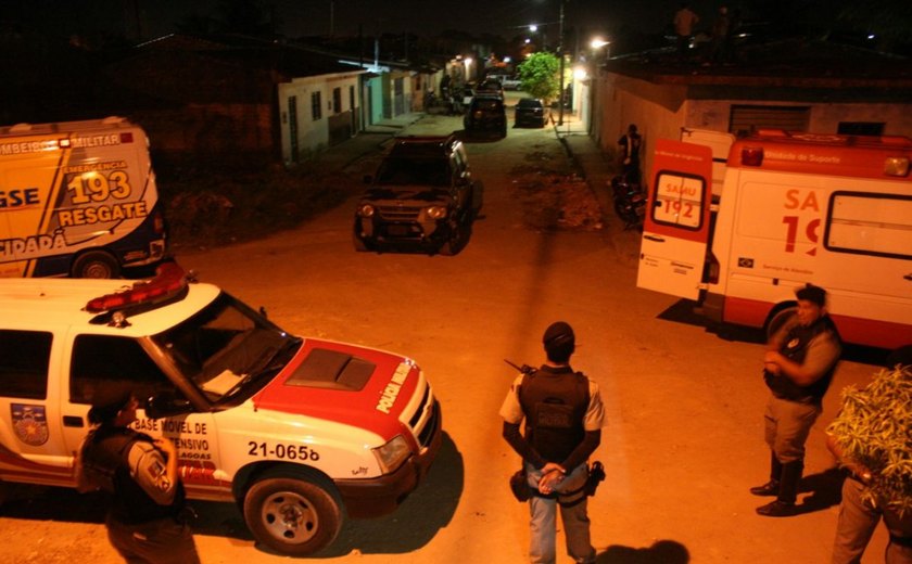Duas mulheres são presas por tráfico de drogas na parte alta de Maceió