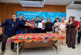 Prefeito Rodrigo Cunha sanciona pacote de leis que valoriza servidores de Maceió