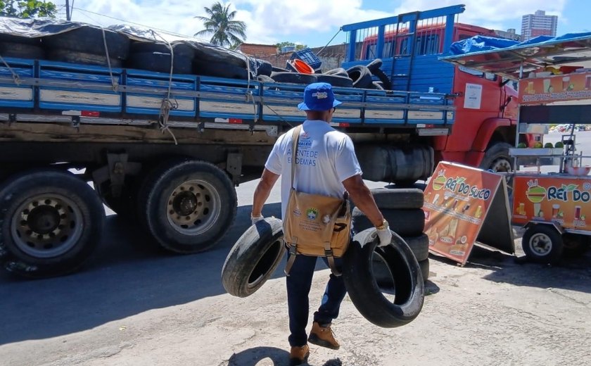 Mutirão da Prefeitura de Maceió recolhe pneus em terrenos baldios, borracharias e ferros-velhos
