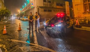 Motociclista colide com viatura da DMTT durante fuga da polícia e garupa morre