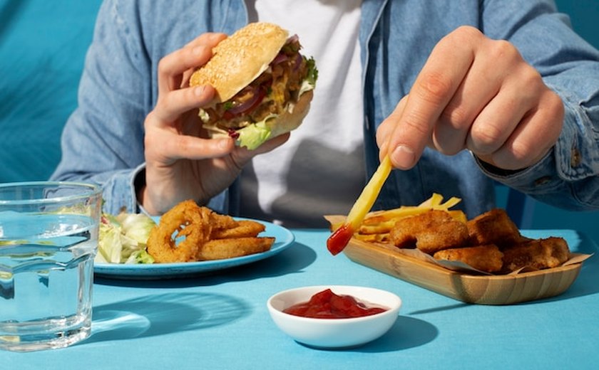 Dia Nacional do Combate ao Colesterol: confira alimentos que devem ser evitados para a melhora da saúde cardiovascular