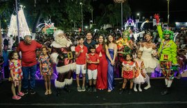 Chegada do Papai Noel e acendimento das luzes marcam a abertura do Natal Luz em Coruripe