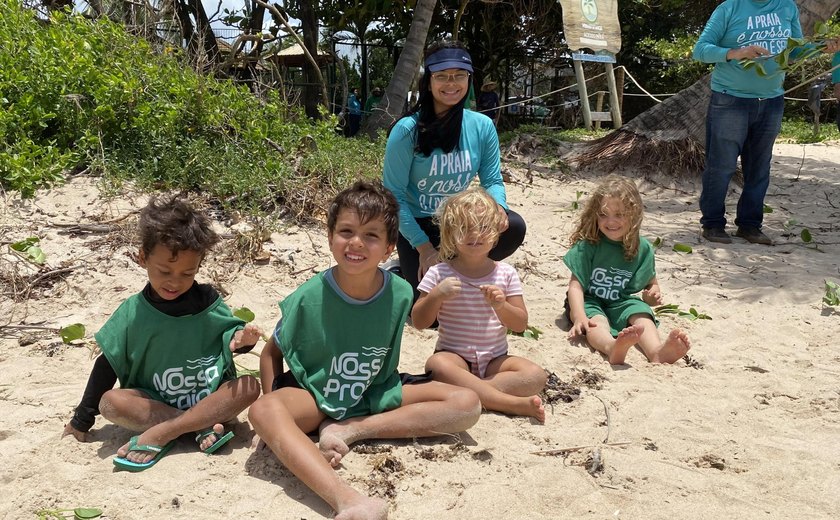 IMA/AL promove mutirão de limpeza e plantio de restinga em praia da Garça Torta