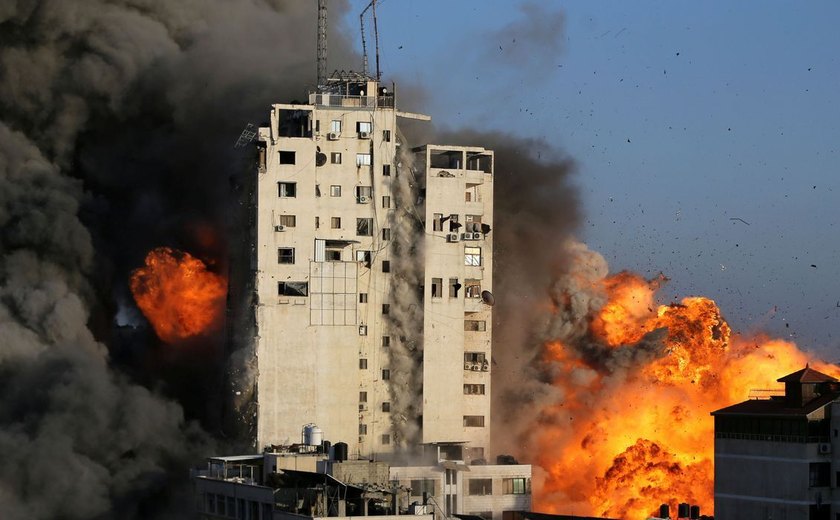 Conflito em Gaza se intensifica com artilharia e bombardeios aéreos