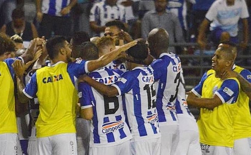 Azulão goleia no Estádio Rei Pelé com direito a gol de Walter