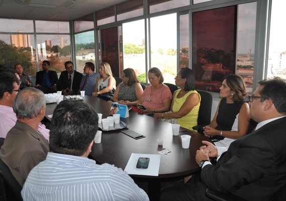 Sefaz de Alagoas explica procedimentos da Operação Nicotina para classe contábil