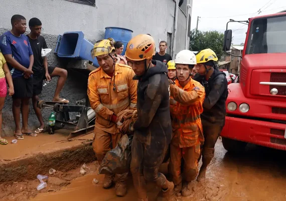 Soterrado, homem sobrevive com ajuda de amigo em Juiz de Fora