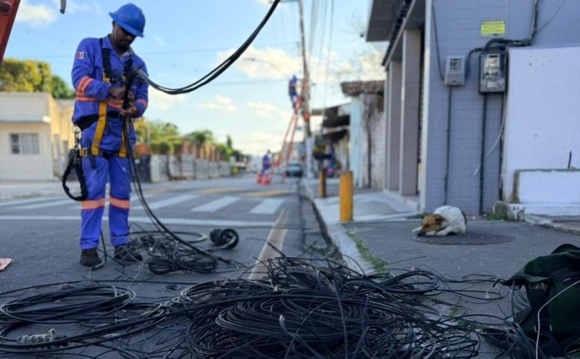 Projeto Poste Limpo é concluído e retira 8,5 toneladas de cabos inativos no Pontal da Barra