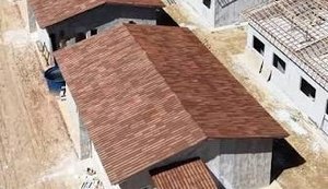 Obras de 150 moradias avançam em Barra de Santo Antônio