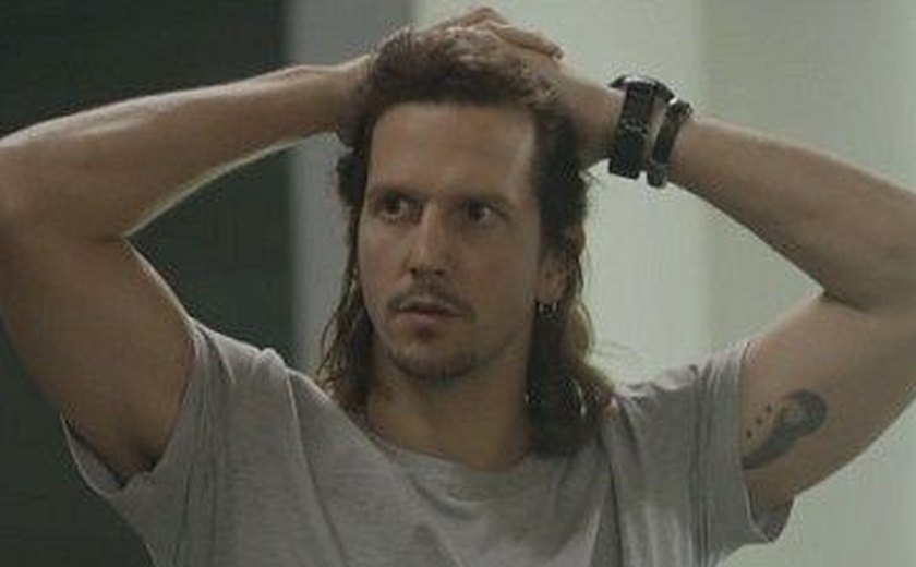 'Rock Story': Gui cai em armação e é acusado de bater na mãe de Zac