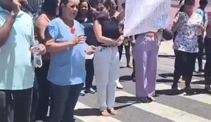 Profissionais da saúde protestam em Maceió por salários atrasados e piso da enfermagem