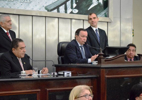 ALE aprova PL que institui bolsa de qualificação para agentes penitenciários