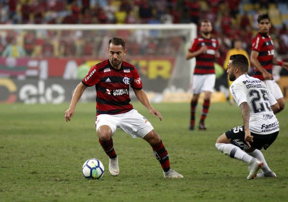 Corinthians segura 0 a 0 com Flamengo e deixa decisão para SP