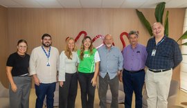 Presidente da Fiea recebe aluna do Sesi aprovada com bolsa para programa da Yale University