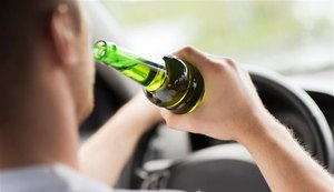 Quatro motoristas são presos por embriaguez ao volante na parte alta