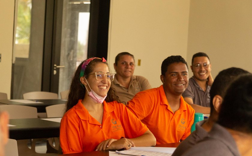 Governo de Alagoas capacita mais de 3,7 mil profissionais de 15 municípios, em parceria com Sindicato de Hotéis