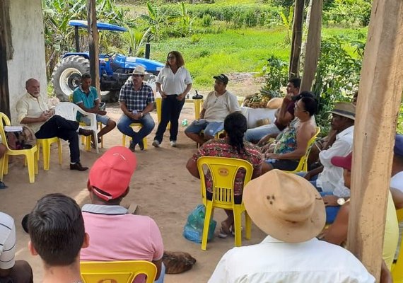 Equipe do Iteral visita assentamento modelo em Joaquim Gomes