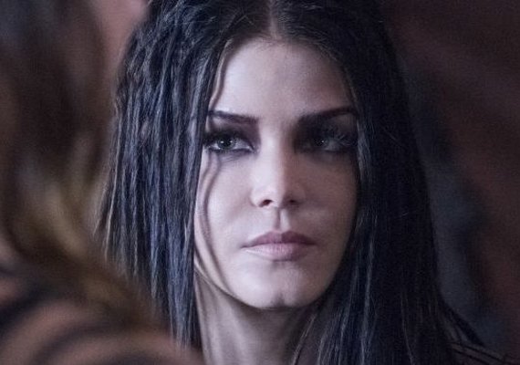 Atriz de 'The 100' é presa por violência doméstica nos EUA