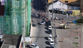 Protesto de taxistas deixa trânsito lento em ruas de Maceió