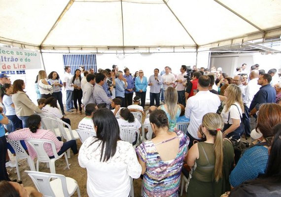 Prefeito Julio Cezar inaugura Casa Azul, em Palmeira