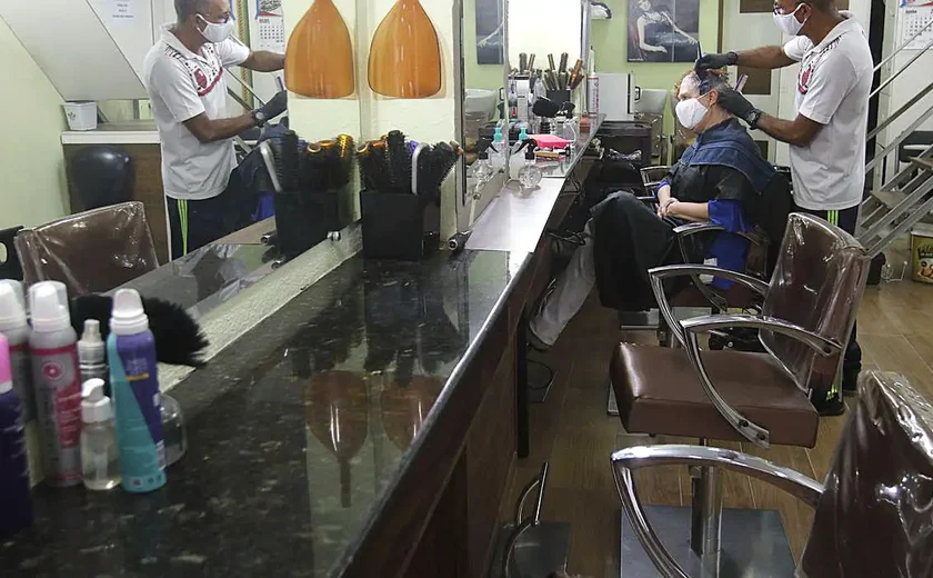 Setor de serviços cresce 0,3% em julho, mostra IBGE