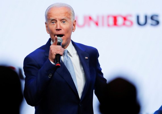 Democrata Joe Biden diz que 'língua tóxica' de Trump tem ligação com massacres nos EUA