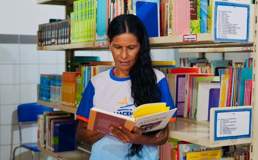 Do medo à coragem: aos 51 anos, dona de casa volta a estudar e quer escrever a própria história