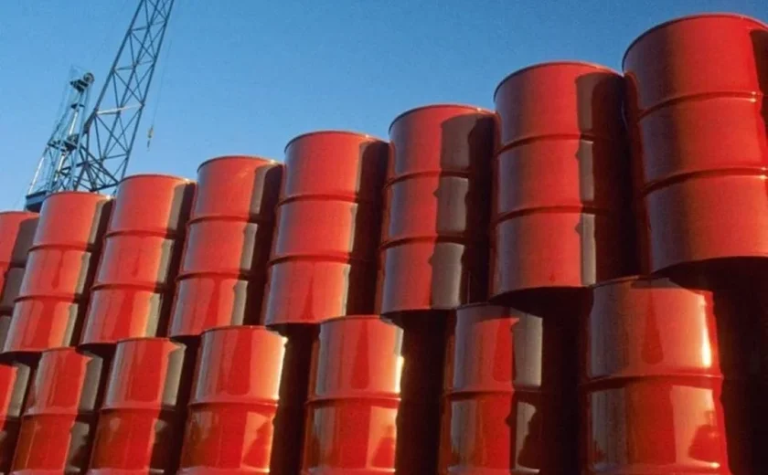 Preço do petróleo ultrapassa US$ 100 novamente após ataques iranianos a navios