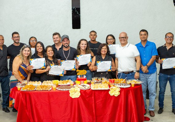 Profissionais do turismo de Maceió concluem curso de Espanhol Básico