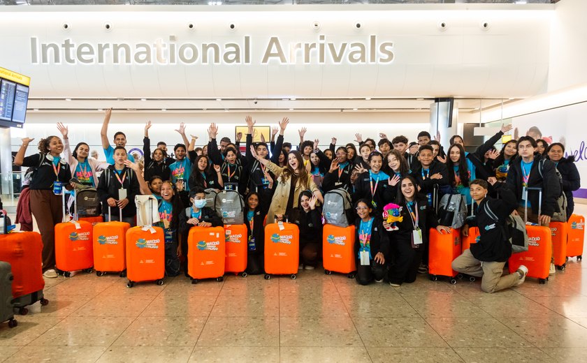 Millane Hora acompanha 50 estudantes da rede pública no intercâmbio do Maceió Abraça o Mundo na Inglaterra