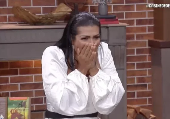 'A Fazenda 14': Moranguinho descobre podres de Deolane e dispara: 'Amiga ou inimiga?'
