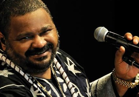 Arlindo Cruz apresenta tremores, mas quadro continua estável, diz filho