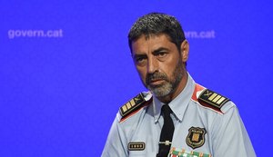 Chefe da polícia da Catalunha vira meme após dar ‘adeus’ a jornalista