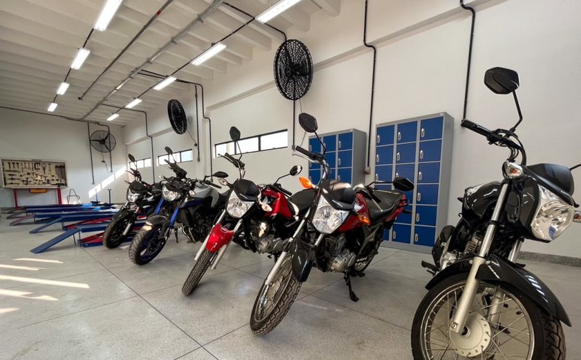Motos em alta geram demanda por profissionais qualificados; Senai Benedito Bentes abre turmas na área