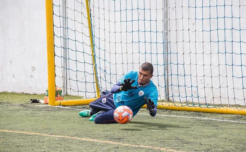 Nacional anuncia o retorno do goleiro Douglas Baldini, décimo